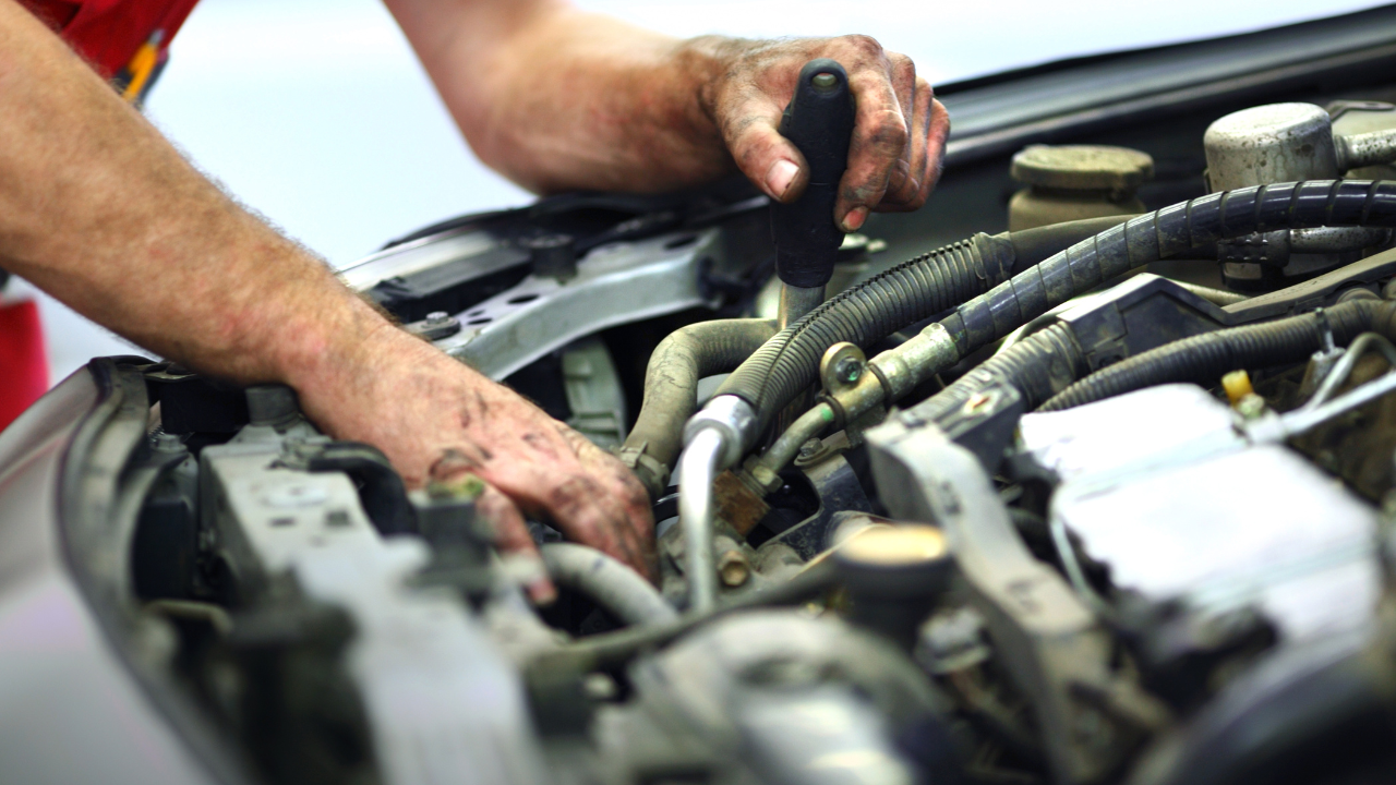 5 Red Flags That Signal It's Time for an Alternator Repair on Your Nissan 350z